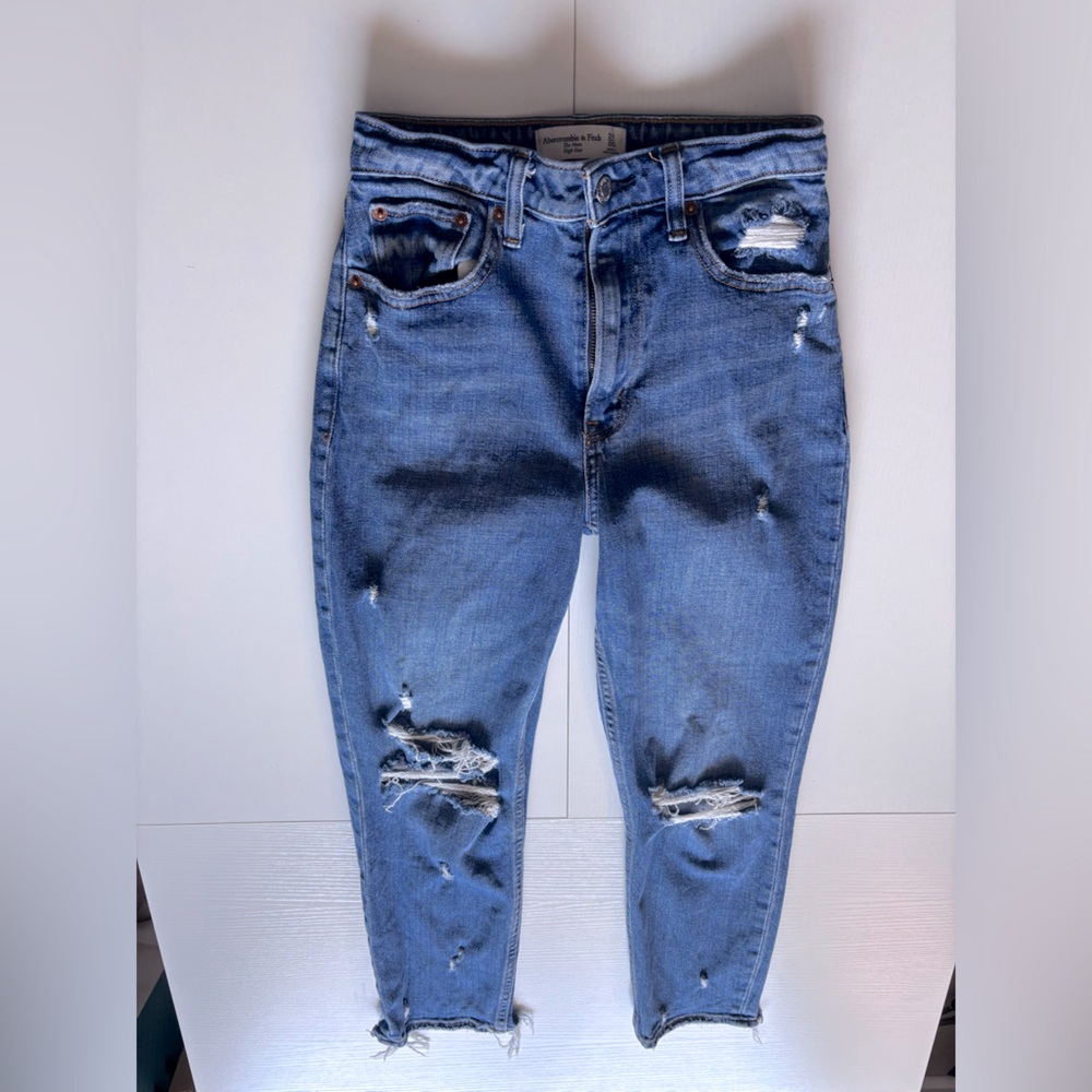 Abercrombie & Fitch Distressed Women’s Curve Love High Rise Mom Jean Size 24